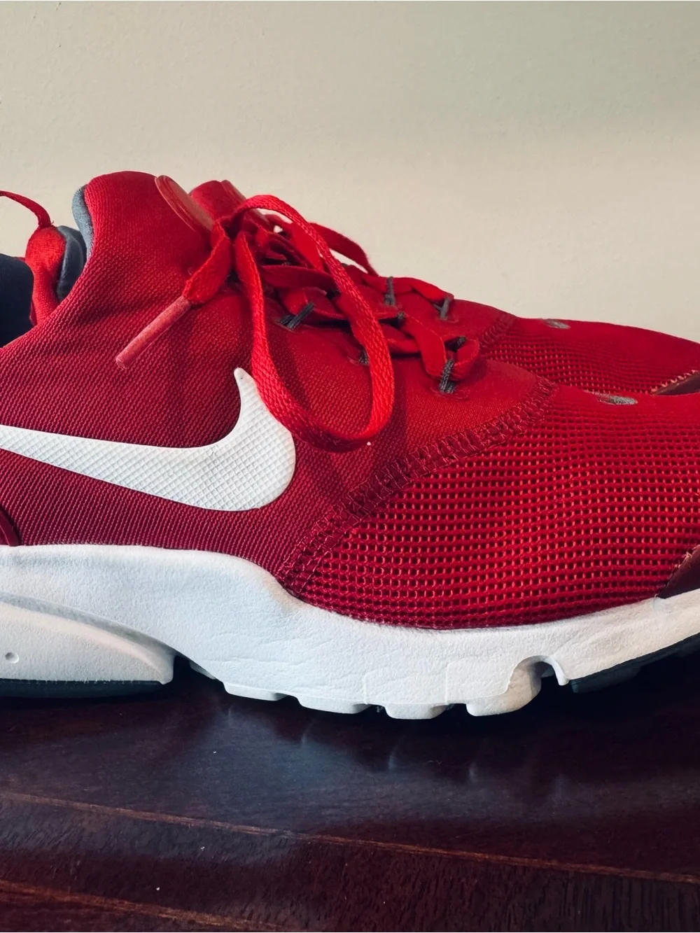 Nike Presto Fly sneakers Size 6Y/7.5W 